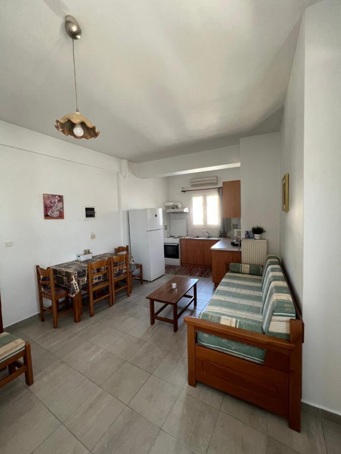 Athina Rooms Karvounades ภายนอก รูปภาพ