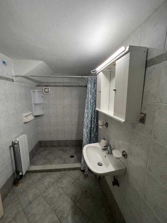 Athina Rooms Karvounades ภายนอก รูปภาพ