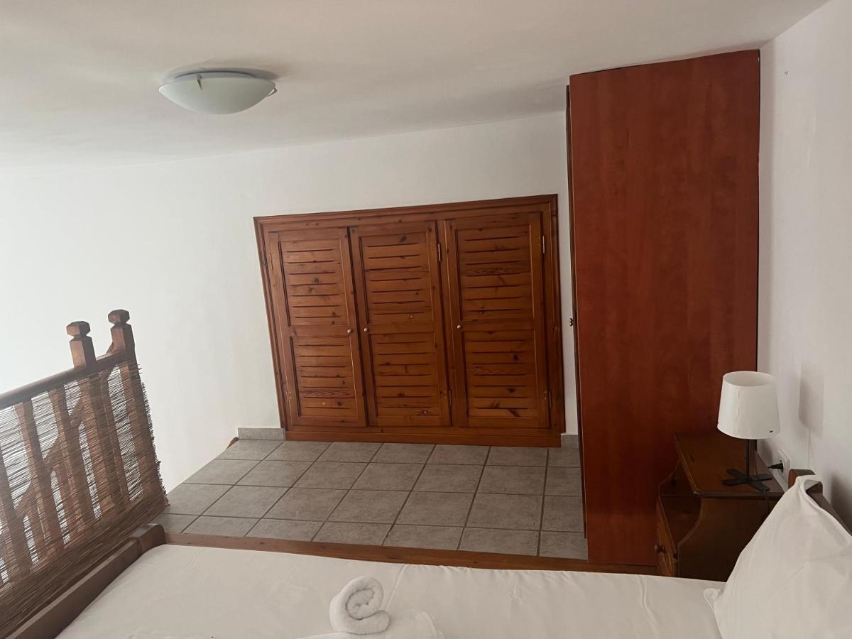 Athina Rooms Karvounades ภายนอก รูปภาพ