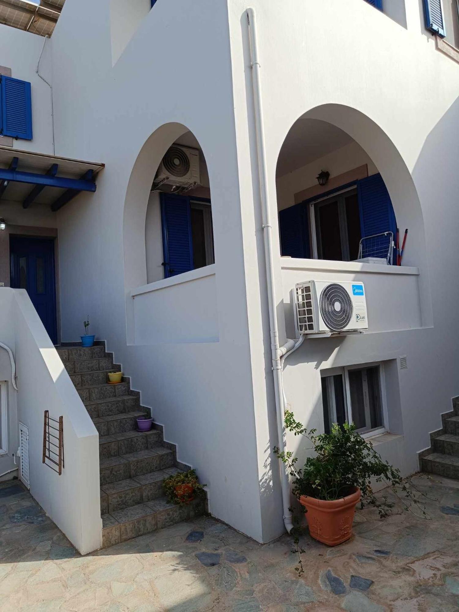 Athina Rooms Karvounades ภายนอก รูปภาพ